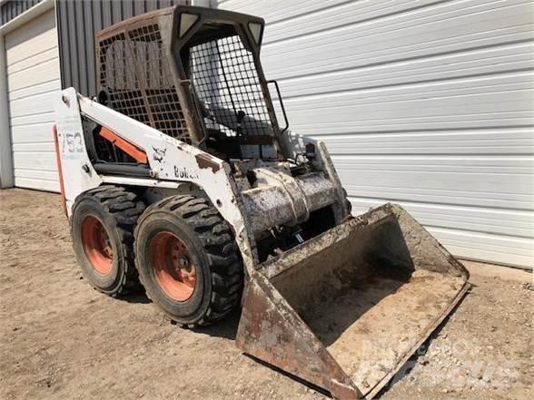 Bobcat 753 Smykem řízené nakladače