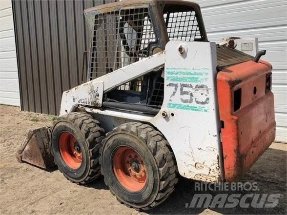 Bobcat 753 Smykem řízené nakladače