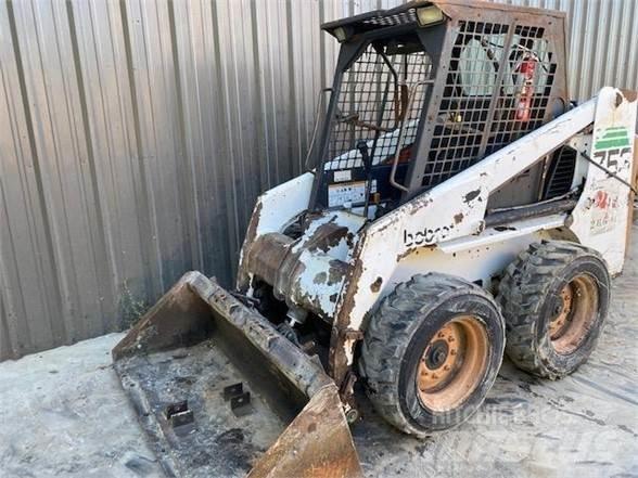 Bobcat 753 Smykem řízené nakladače