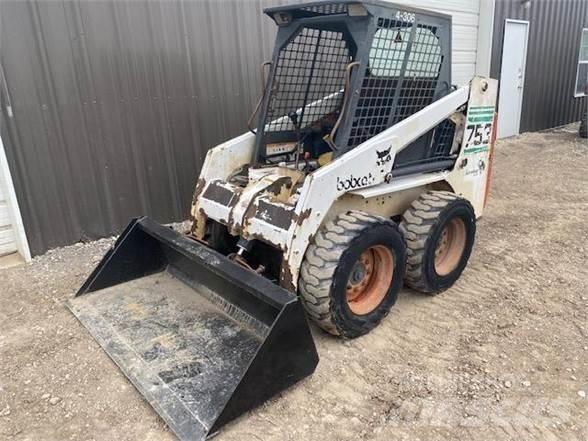Bobcat 753 Smykem řízené nakladače