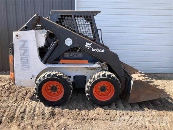 Bobcat 7753 Smykem řízené nakladače