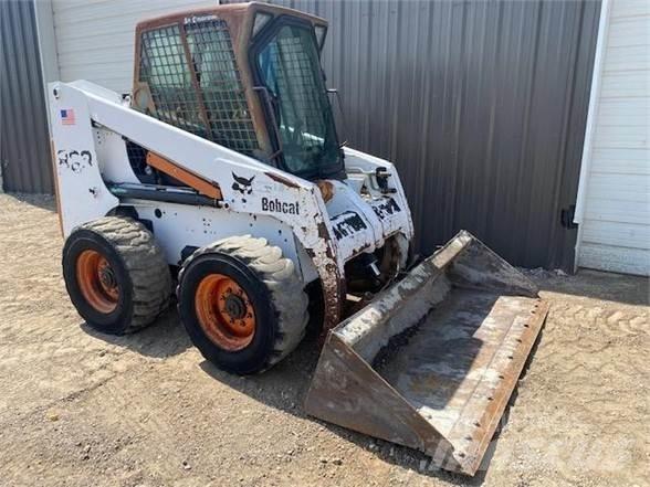 Bobcat 863 Smykem řízené nakladače