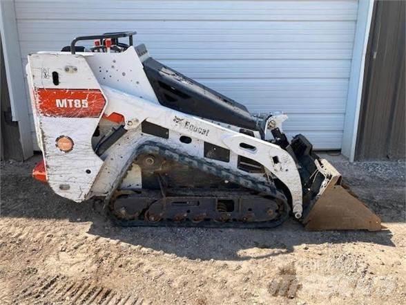 Bobcat MT85 Smykem řízené nakladače