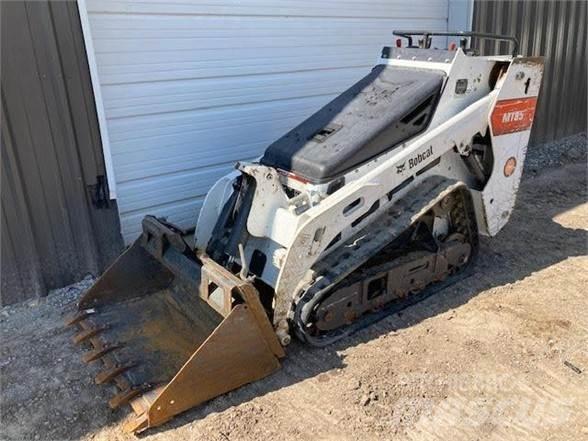 Bobcat MT85 Smykem řízené nakladače