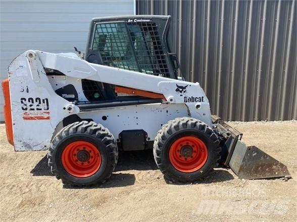 Bobcat S220 Smykem řízené nakladače