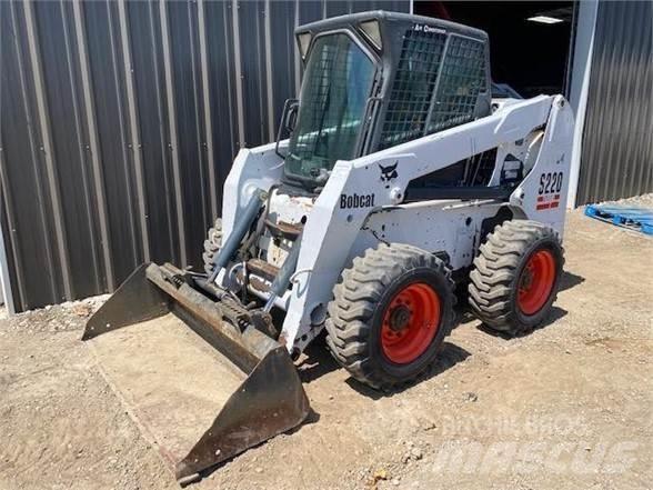 Bobcat S220 Smykem řízené nakladače