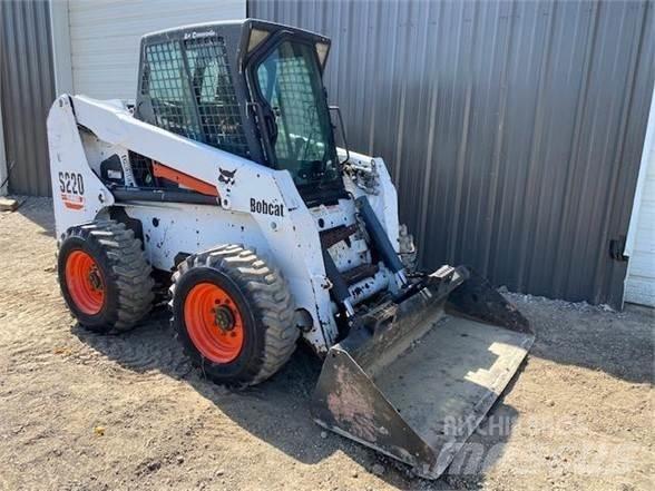 Bobcat S220 Smykem řízené nakladače