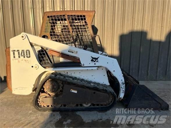 Bobcat T140 Smykem řízené nakladače