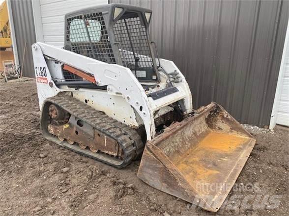 Bobcat T180 Smykem řízené nakladače
