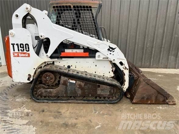 Bobcat T190 Smykem řízené nakladače