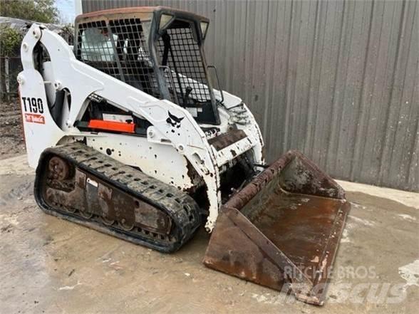 Bobcat T190 Smykem řízené nakladače
