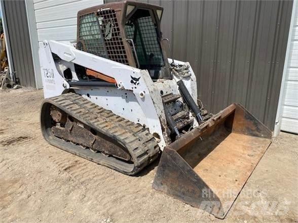 Bobcat T250 Smykem řízené nakladače
