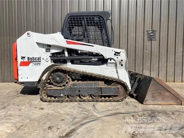 Bobcat T550 Smykem řízené nakladače
