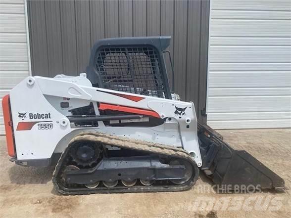 Bobcat T550 Smykem řízené nakladače