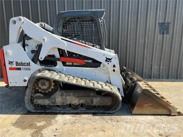 Bobcat T650 Smykem řízené nakladače