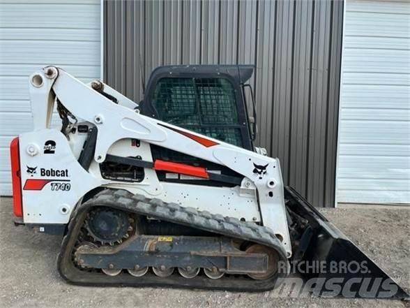 Bobcat T740 Smykem řízené nakladače