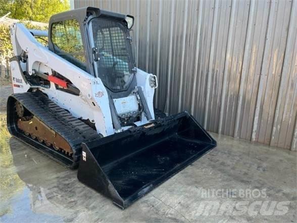 Bobcat T750 Smykem řízené nakladače
