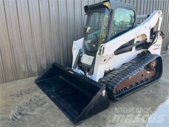 Bobcat T750 Smykem řízené nakladače