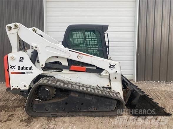 Bobcat T870 Smykem řízené nakladače