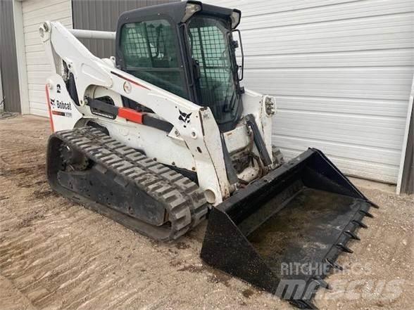 Bobcat T870 Smykem řízené nakladače