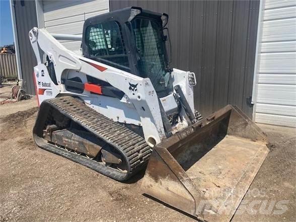 Bobcat T870 Smykem řízené nakladače