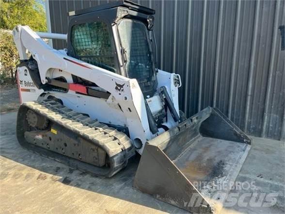 Bobcat T870 Smykem řízené nakladače