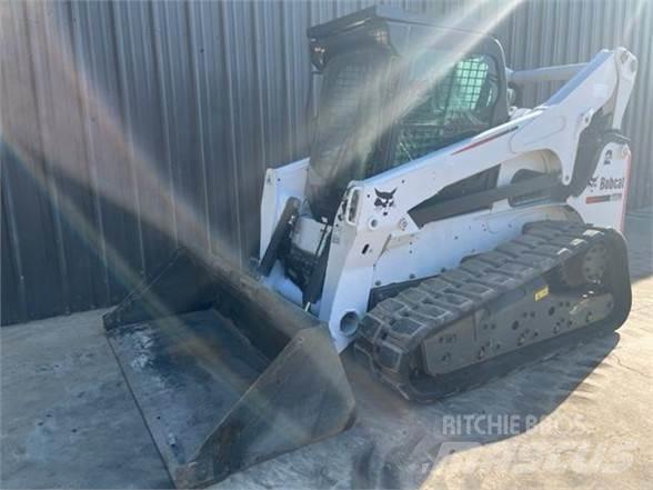 Bobcat T870 Smykem řízené nakladače