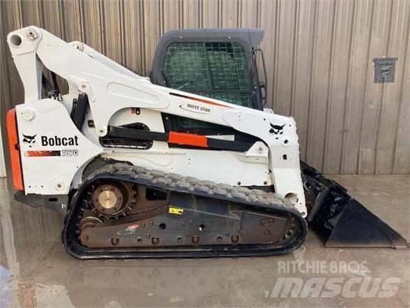 Bobcat T870 Smykem řízené nakladače