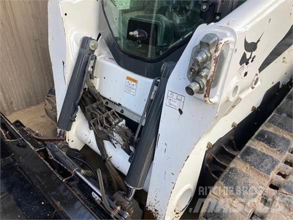 Bobcat T870 Smykem řízené nakladače
