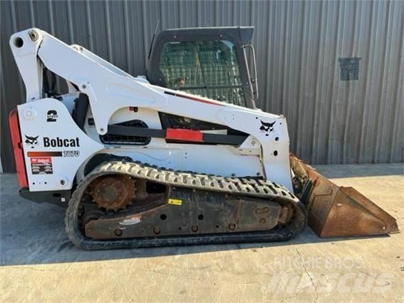 Bobcat T870 Smykem řízené nakladače