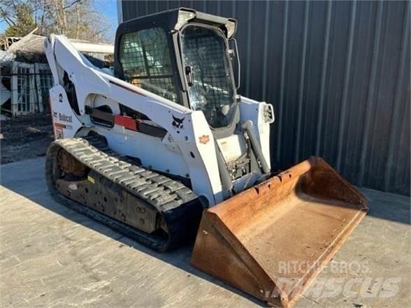 Bobcat T870 Smykem řízené nakladače