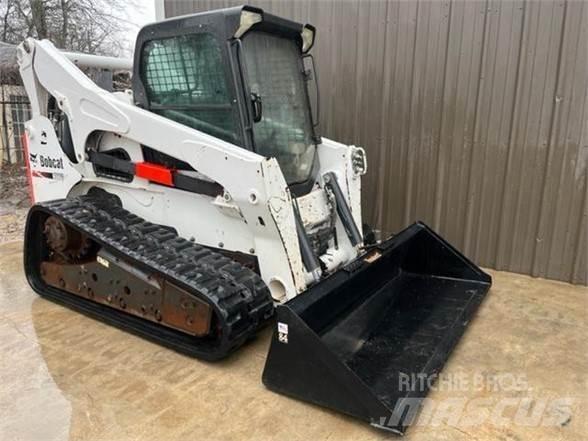 Bobcat T870 Smykem řízené nakladače