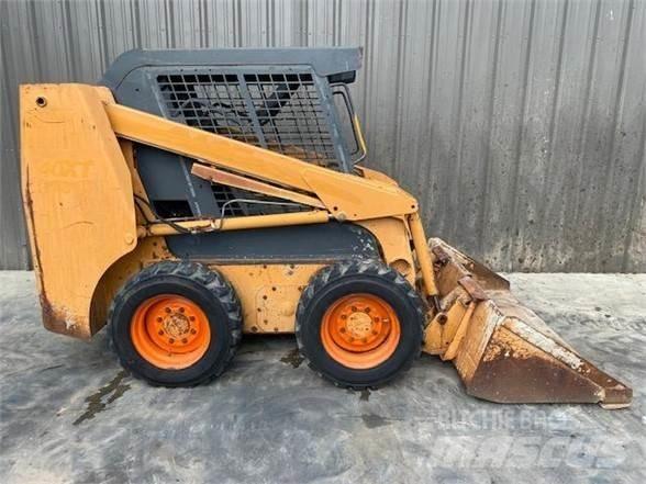 CASE 40XT Smykem řízené nakladače