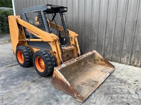 CASE 40XT Smykem řízené nakladače