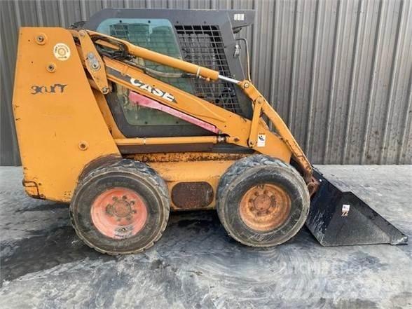CASE 90XT Smykem řízené nakladače