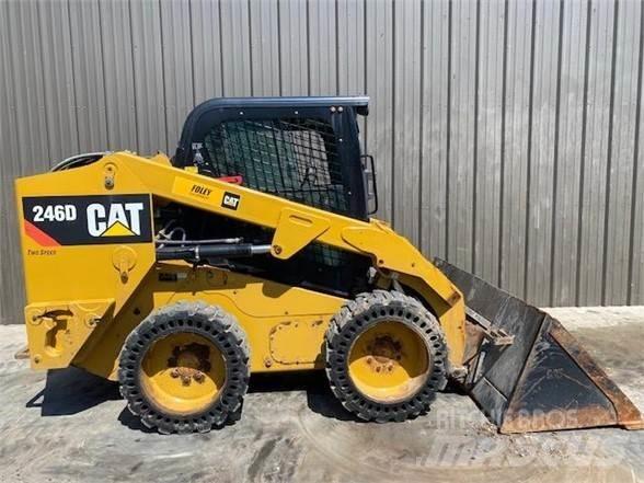 CAT 246D Smykem řízené nakladače