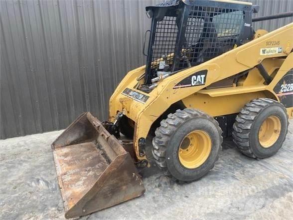 CAT 252B Smykem řízené nakladače