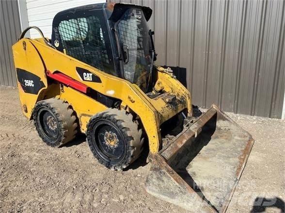 CAT 256C Smykem řízené nakladače