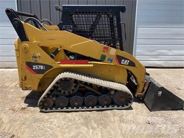 CAT 257B2 Smykem řízené nakladače