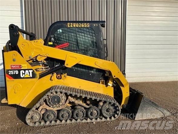 CAT 257D Smykem řízené nakladače