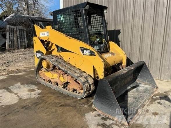 CAT 259B3 Smykem řízené nakladače