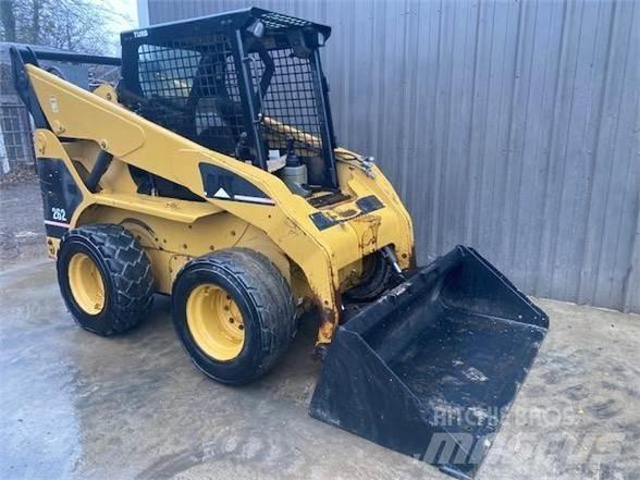 CAT 262 Smykem řízené nakladače