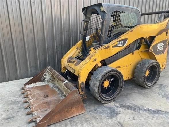 CAT 272C Smykem řízené nakladače