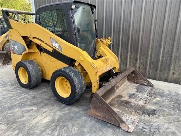 CAT 272C Smykem řízené nakladače