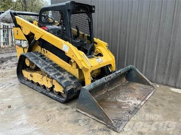 CAT 299D2 Smykem řízené nakladače
