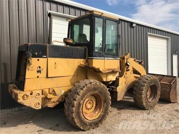 CAT 918F Kolové nakladače