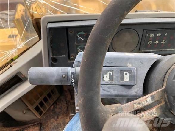 CAT 924F Kolové nakladače