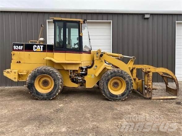 CAT 924F Kolové nakladače
