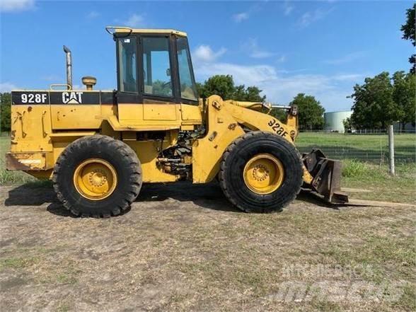 CAT 928F Kolové nakladače