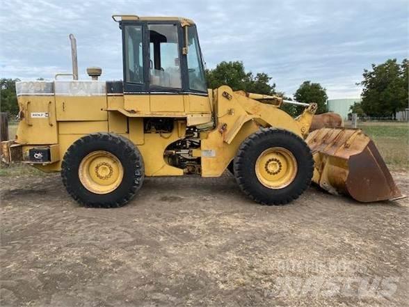 CAT 928F Kolové nakladače